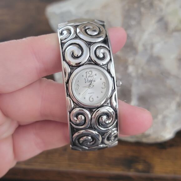 Vintage Watches Vivani Silver Swirl Cuff Bracelet Watch Round Dial Quartz - Picture 4 of 10